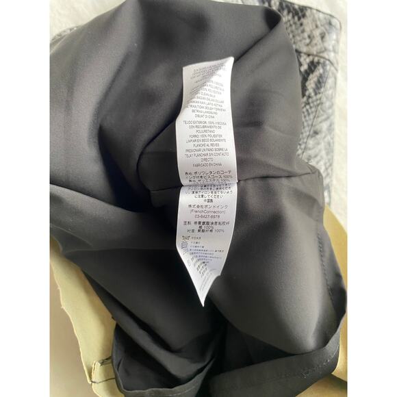 French Connection : NEW Snake Print Textured Faux Leather Mini Skirt : Size 0 - Picture 7 of 8